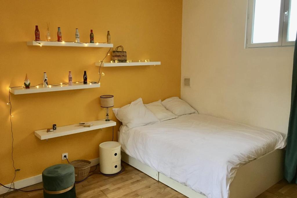 Saint-Fargeau Apartment | Comfortable studio in Ménilmontant