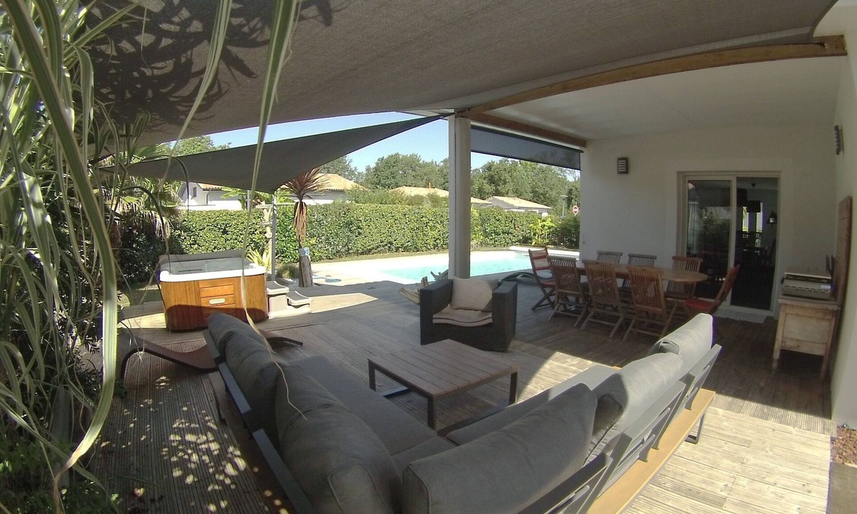 Tosse House | Comfortable swimming pool/Jacuzzi house Bordering Seignosse