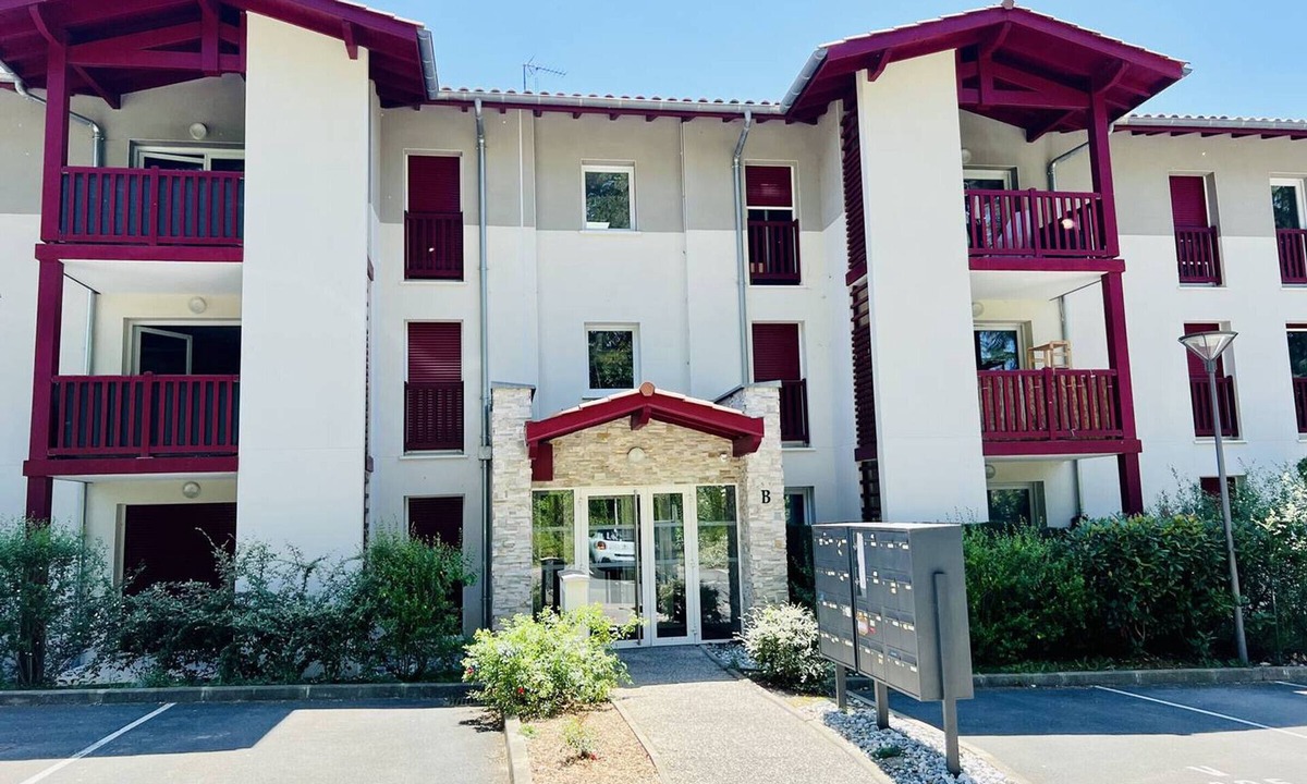 Hasparren Apartment | Comfortable T2, 4 people, Terrace, Private parking in Hasparren