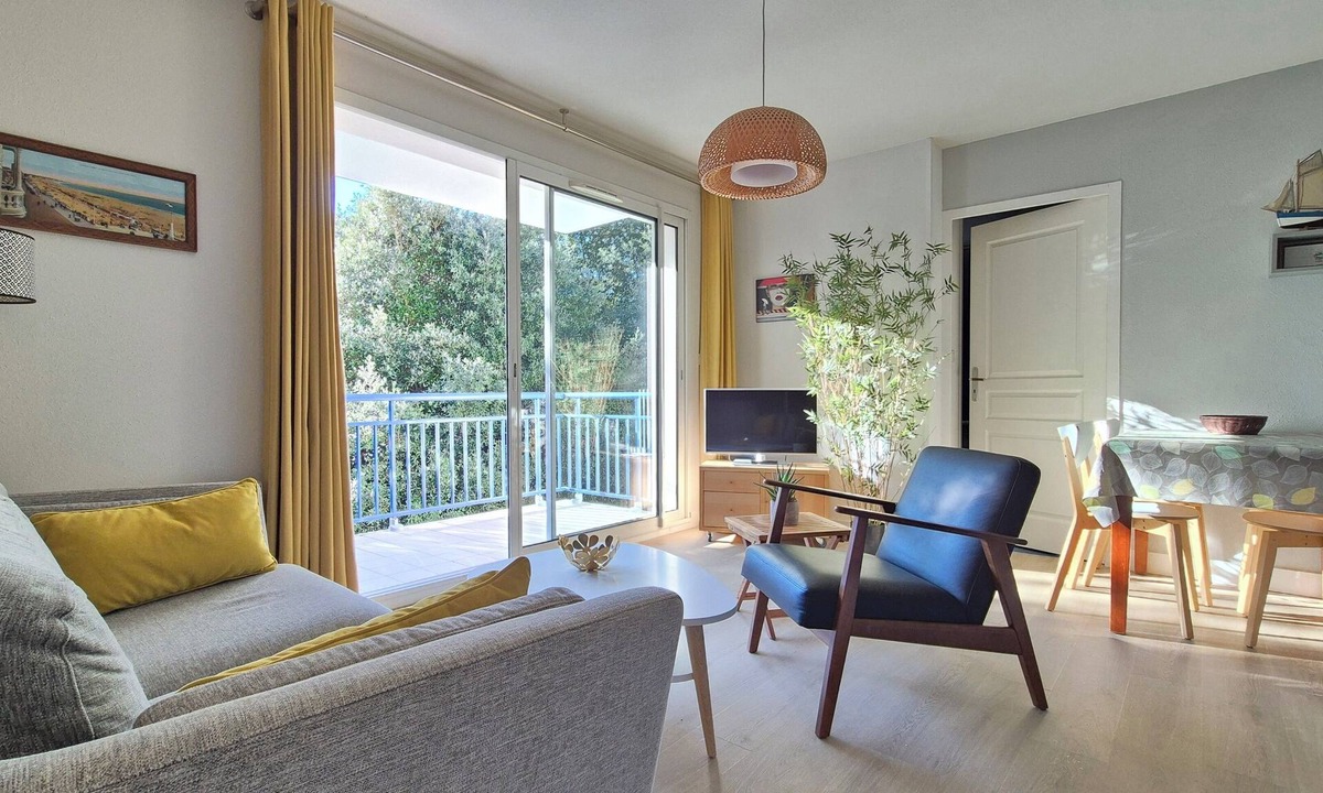 Pornichet Apartment | Comfortable T2 in Wooded Park with swimming pool Near Beach