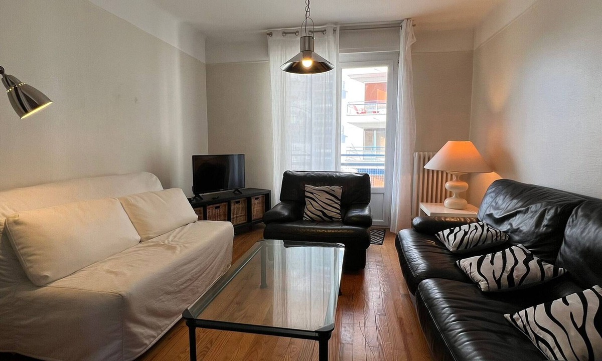 Aix-les-Bains City Center Apartment | Comfortable T3 Downtown Aix-les-Bains, Parking, Pets Allowed