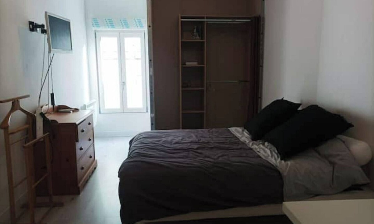 Loudun House | Comfortable town house