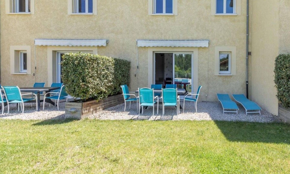 Gagnieres House | comfortable villa with shared pool on a private estate