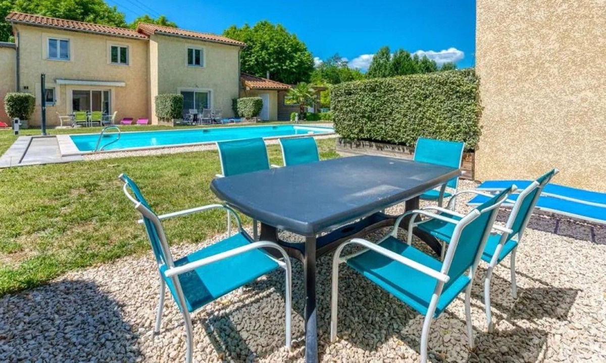 Gagnieres House | comfortable villa with shared pool on a private estate