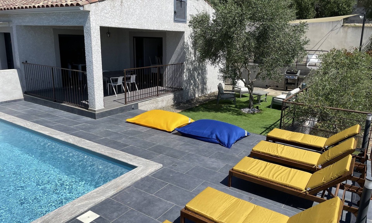 Aleria Villa | Comfortable villa with heated pool and spa between sea and mountains