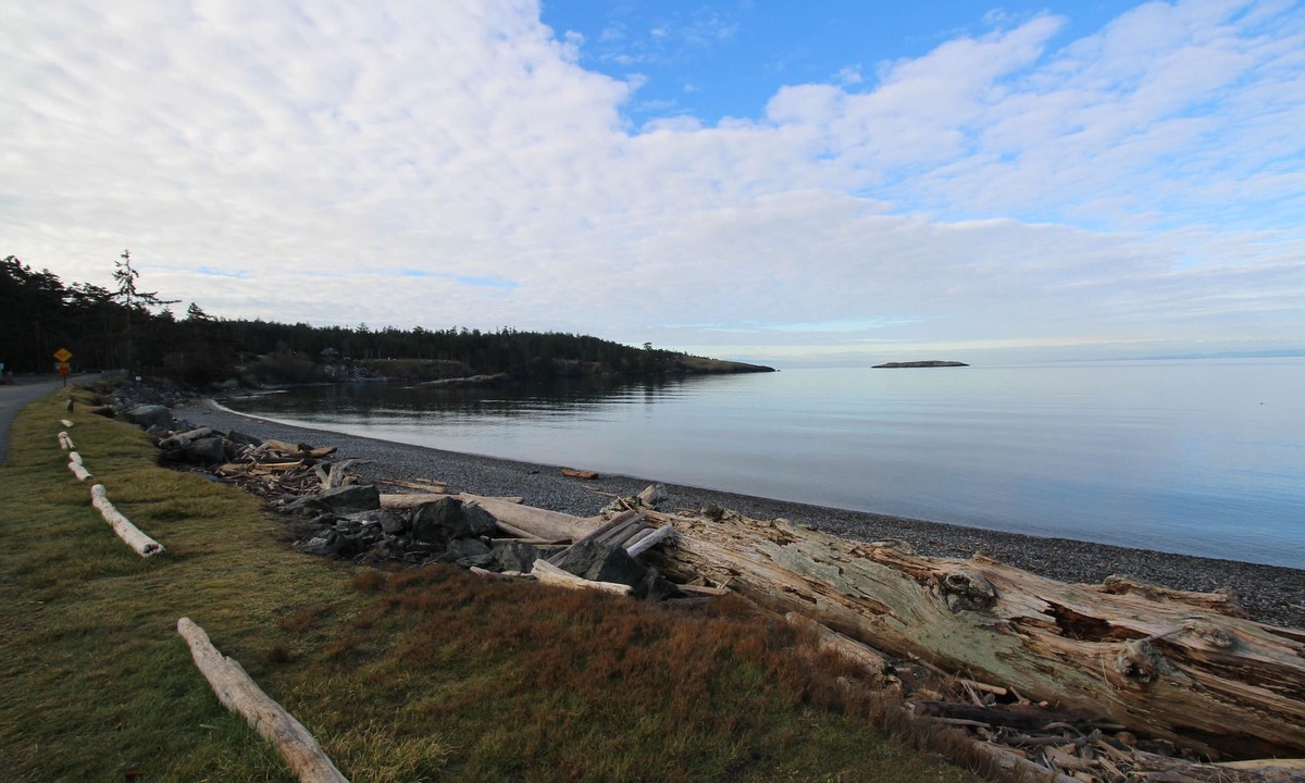 Lopez Island House | Comfortable waterfront home with stunning views