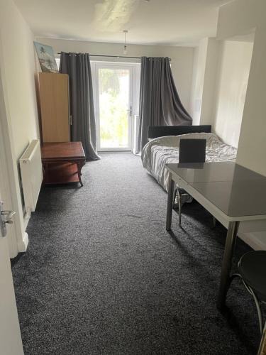 Hacton House | ComfortVilla LR