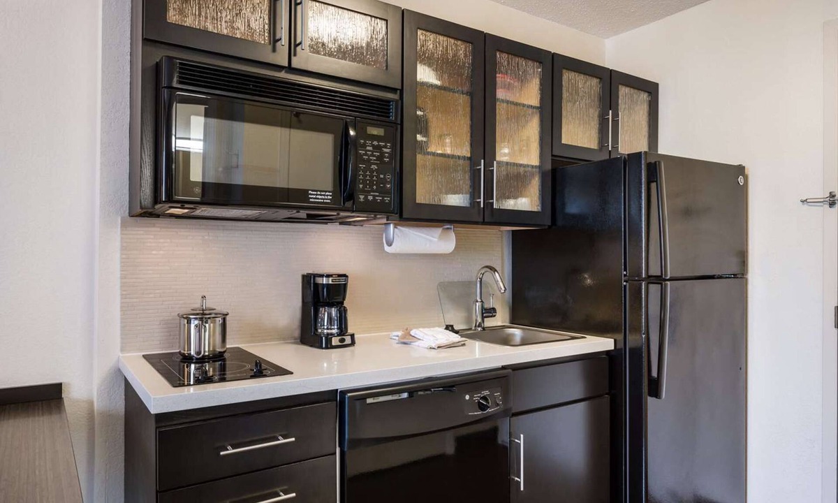 Baymeadows Hotel | ComfortZone Suites: Fully-Equipped Stays for Your Every Need