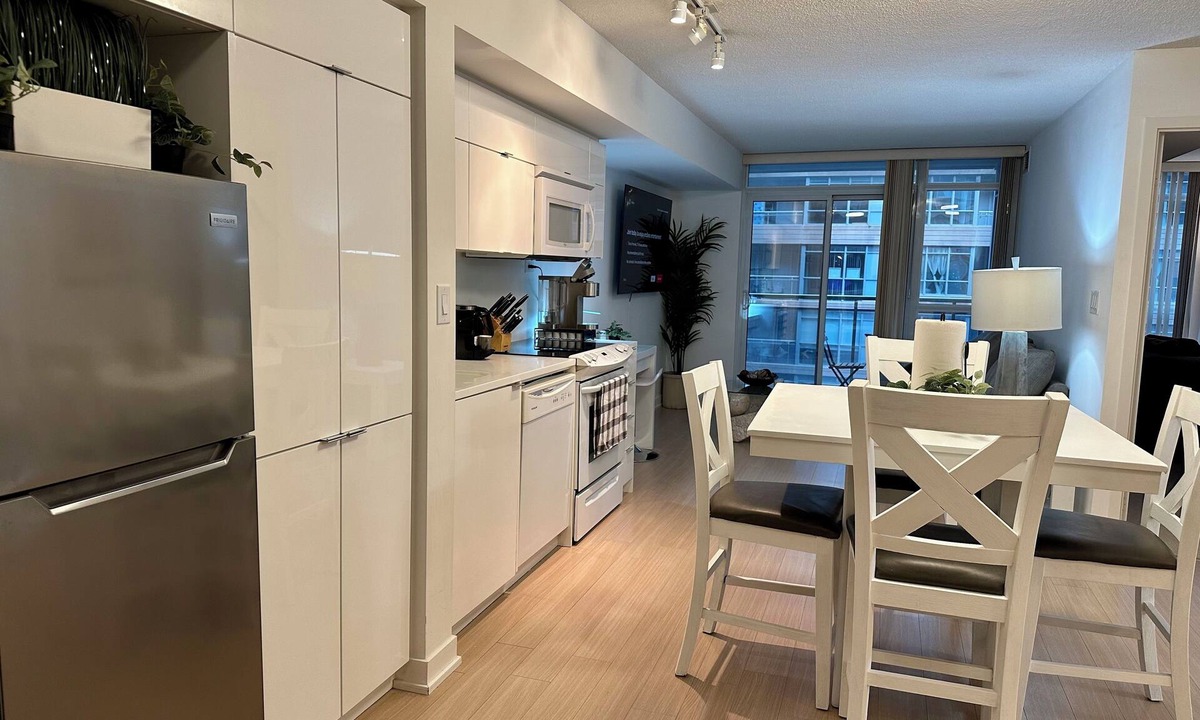 Bathurst Quay Apartment | Comfy 1 bedroom + den