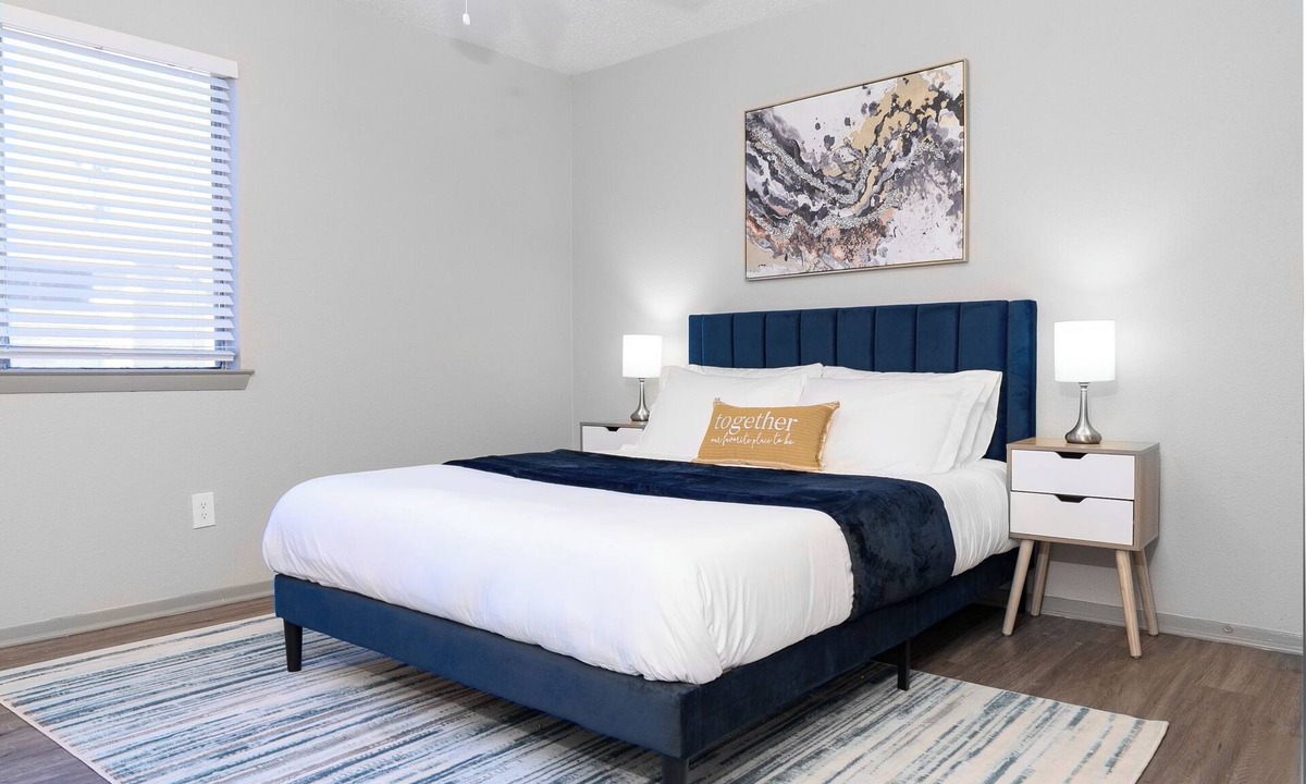 South Lamar Apartment | Comfy 1BR in SoLa 5 Minutes to Downtown with Free Parking