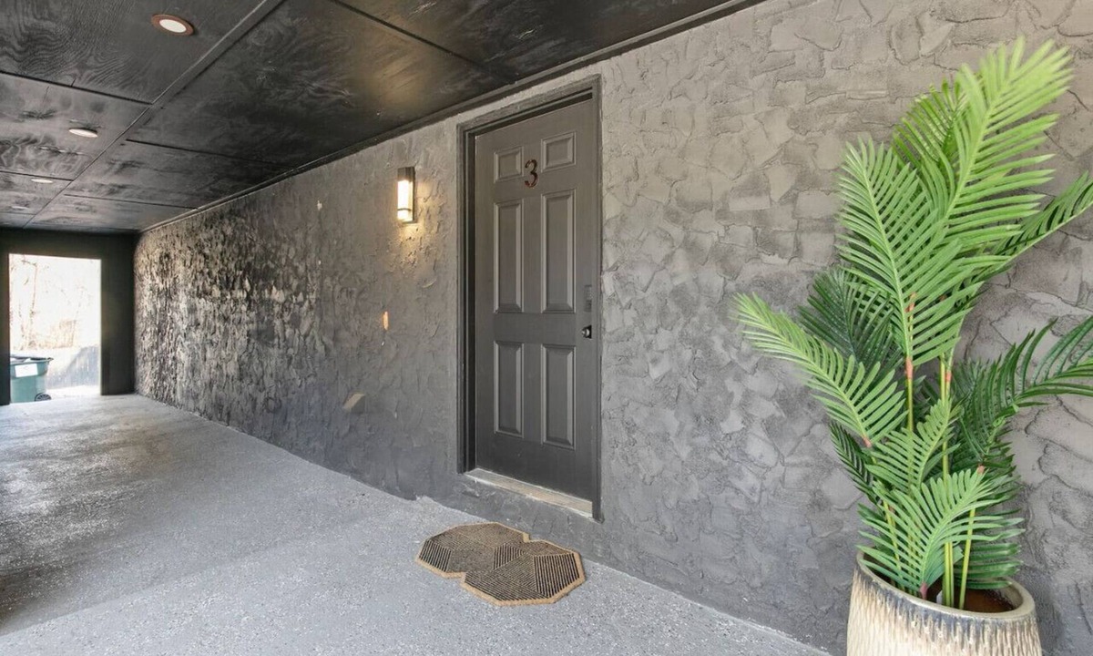Clarkdale Apartment | Comfy 2 bedroom w/Free Parking