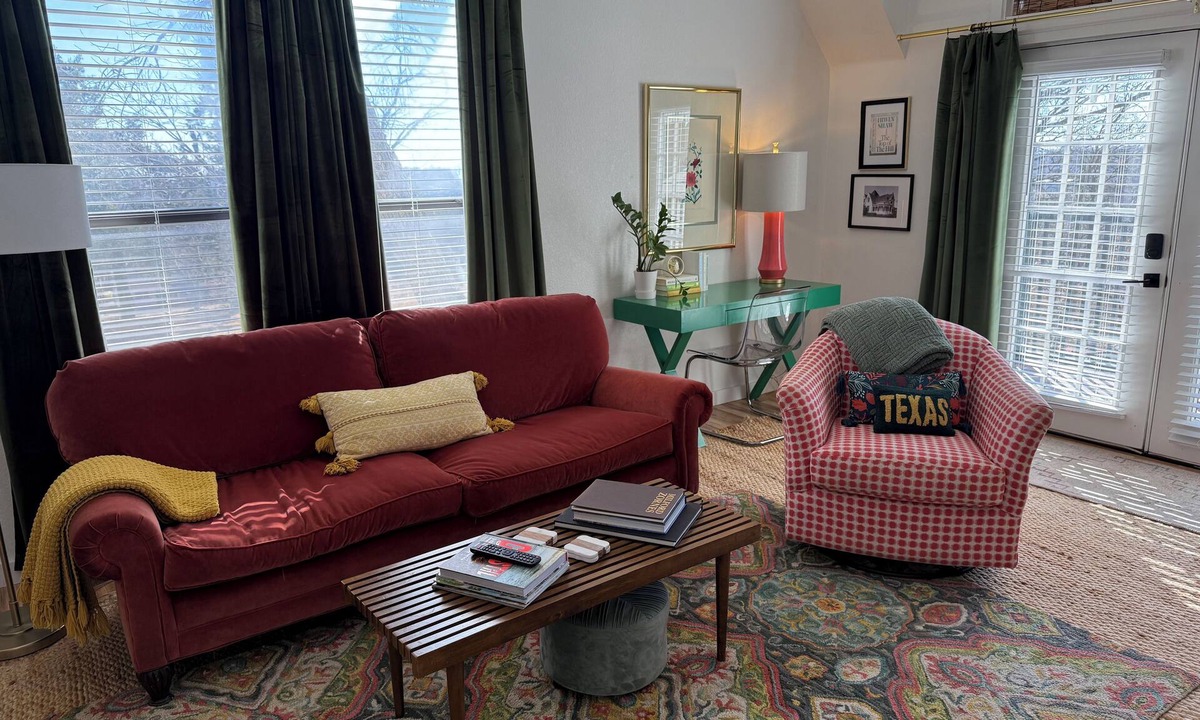 Weatherford Apartment | Comfy 2bedroom/1 bath apt, with a pool, large patio, near downtown Weatherford.