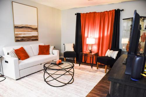Hayfield Dundee Apartment | Comfy 2BR-1 Retreat in an ideal location