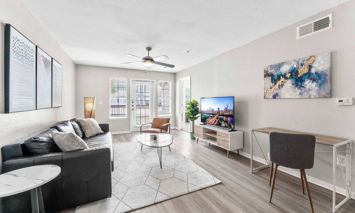 Pleasant Valley Apartment | Comfy 2BR King Suite w Gym close to DT