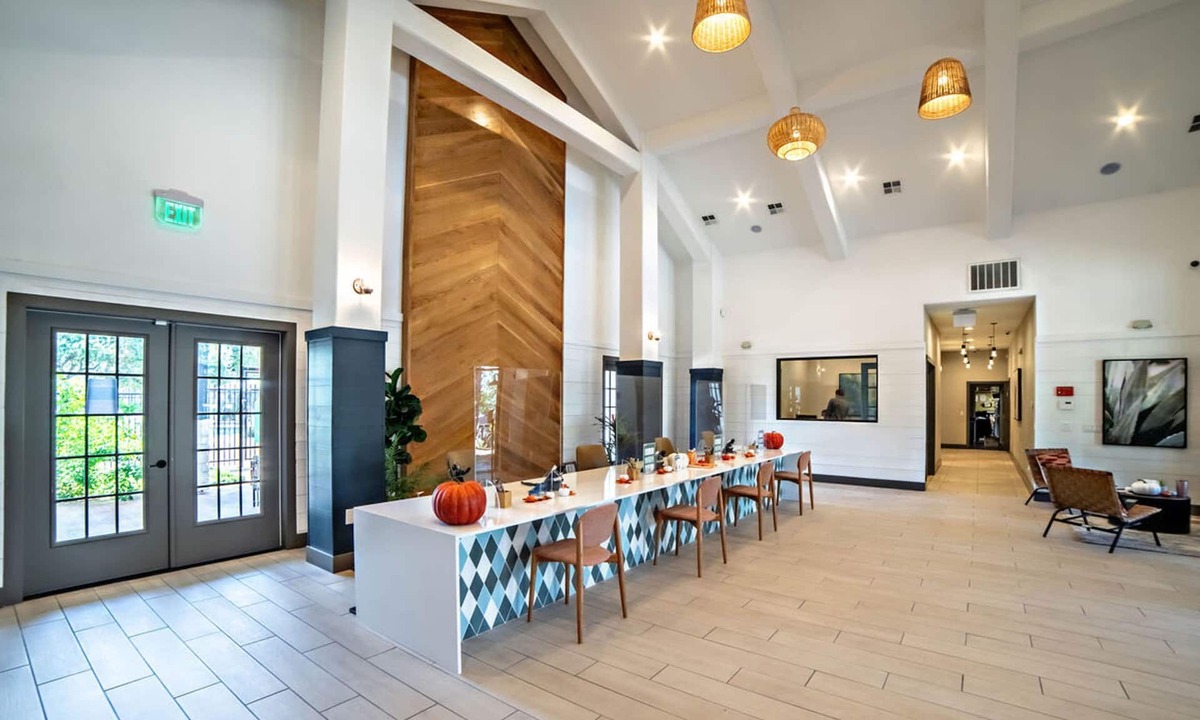 Pleasant Valley Apartment | Comfy 2BR King Suite w Gym Pool Close to DT