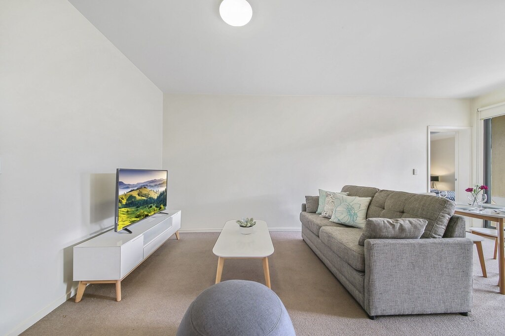 Kensington Apartment | Comfy 2BR Suite Near Flemington Races, FREE Parking