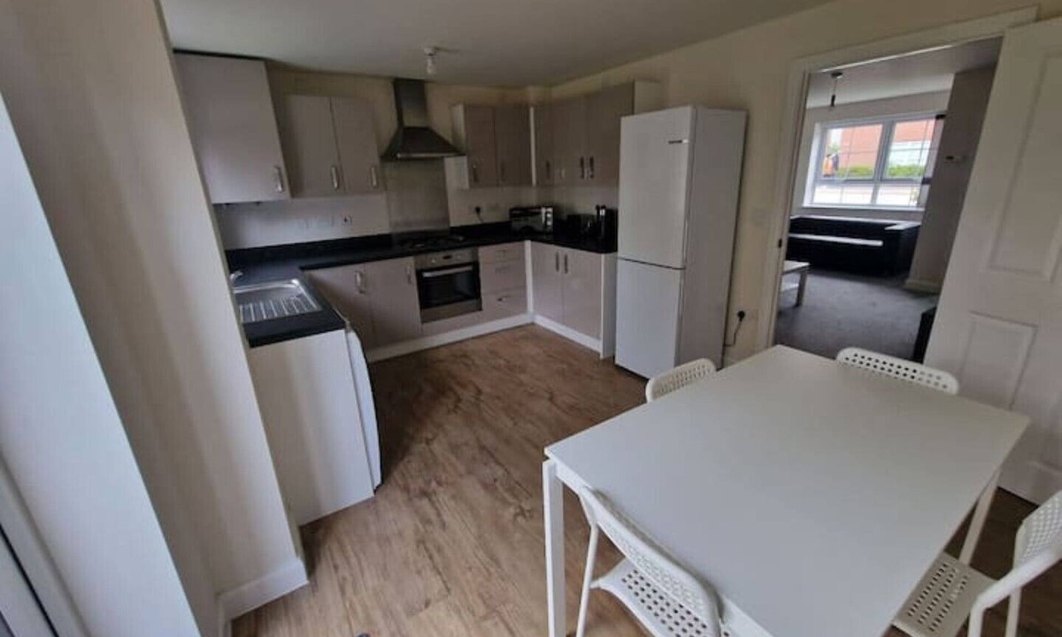 Bramcote House | Comfy 3 bed home