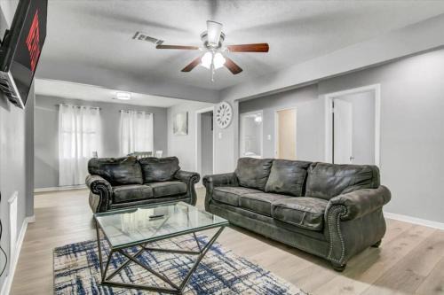Bridge City House | Comfy 3 bedroom home w/fenced yard
