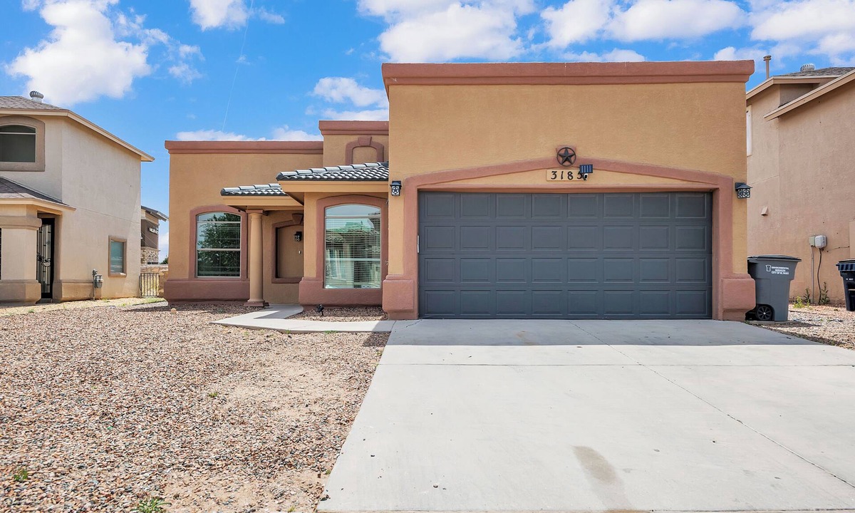 Biggs Field House | Comfy 3-bedroom Home with Amenities for Long Term Stays