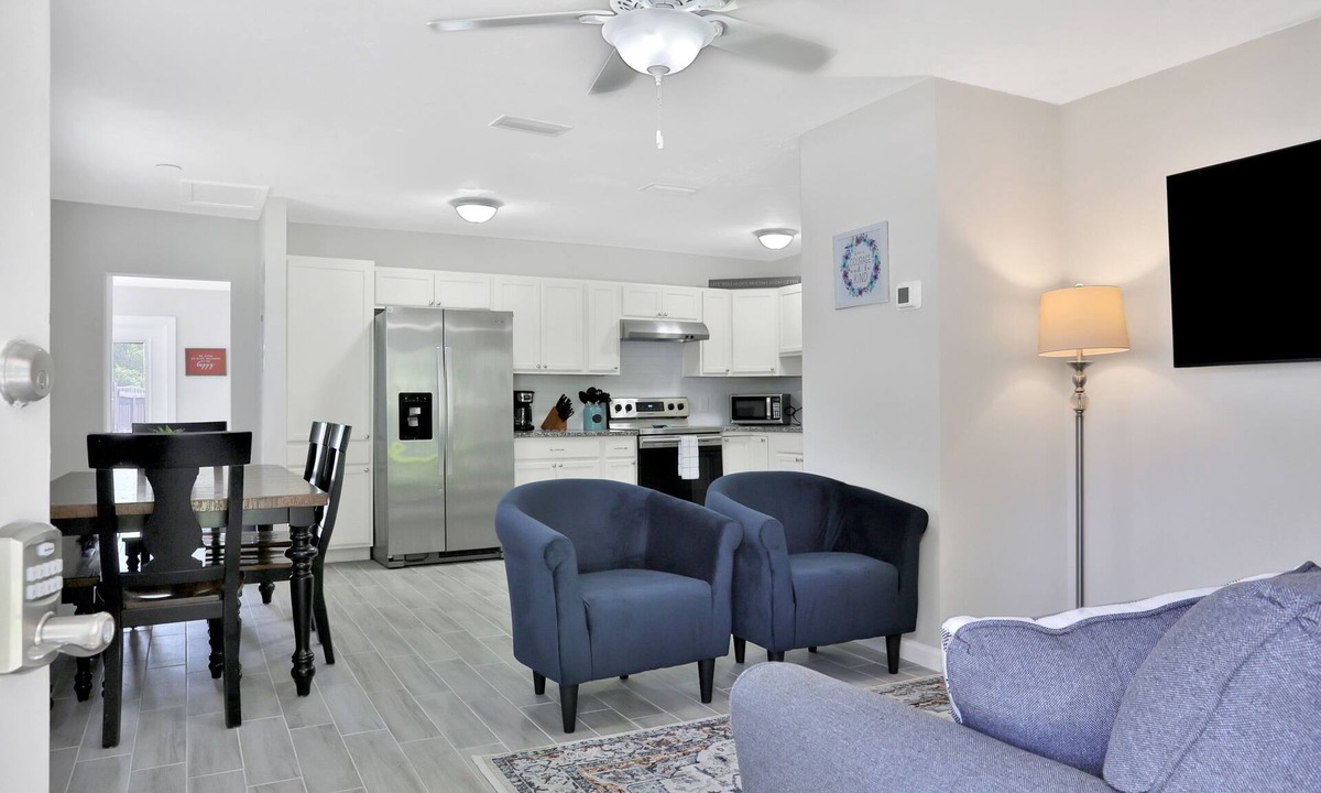 Orange Park House | Comfy 4br/2bath near I295, Beach, and Orange Park