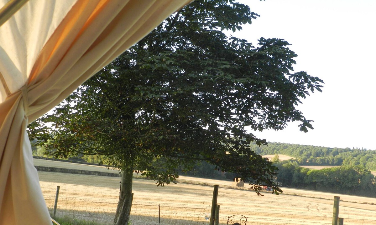 Hereford Cabin | Comfy 4m -Bed Bell Tent with great views
