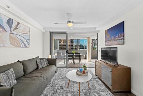 Bowen Hills Apartment | Comfy and Bright Apartment with HUGE Balcony!