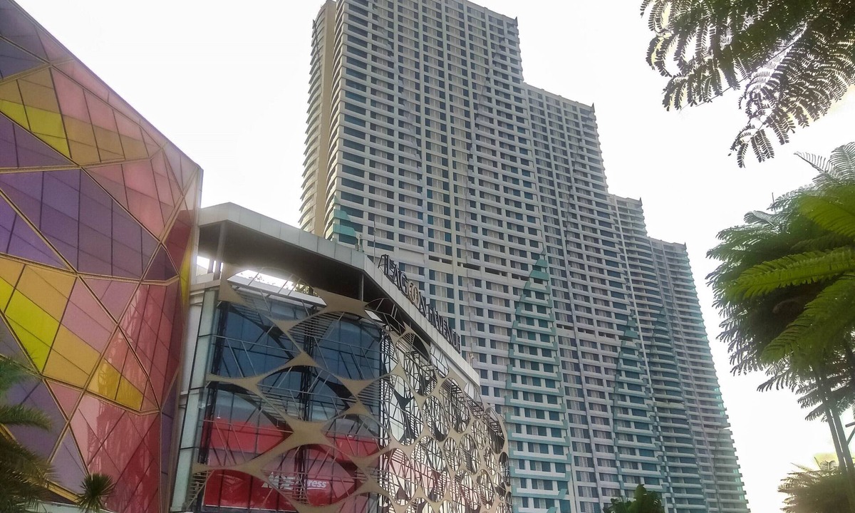 Pekayon Jaya Apartment | Comfy and Spacious 3BR with Extra Room Grand Kamala Lagoon Apartment By Travelio