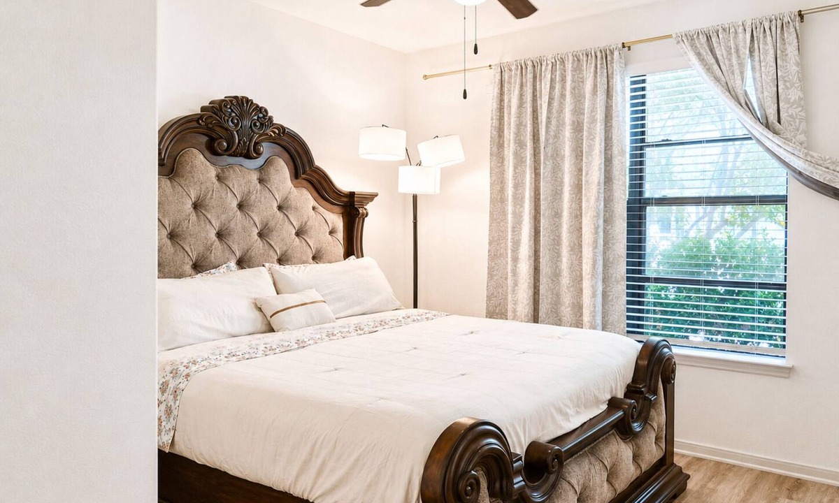 Frisco Apartment | Comfy Apartment in Frisco - Walk to Stonebriar - King Bed - Cozy & Convenient