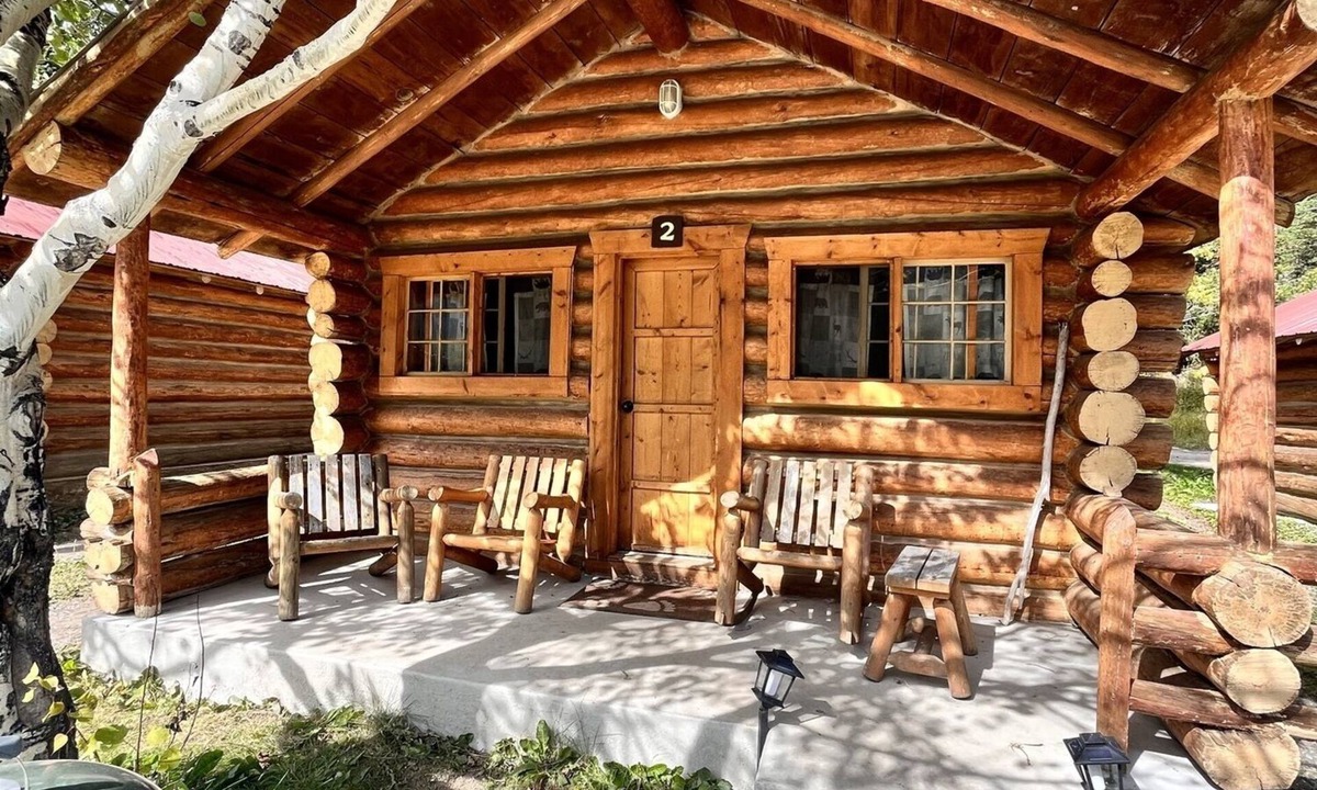 Cooke City-Silver Gate Cabin | Comfy cabin is situated on the Silver Gate property which overlooks 10,000ft tall mountain peaks surrounding the town.
