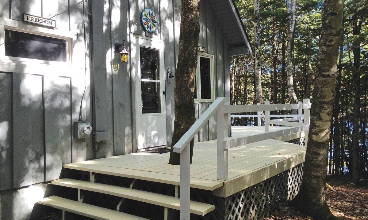 Freedom Cabin | Comfy Cabin on the Lake