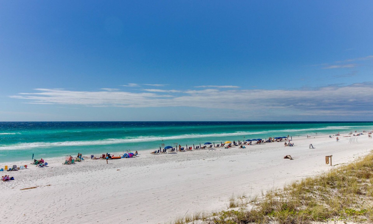 Destin Condo | Comfy Condo with Three Pools & Tennis - Close to Beach & Dining