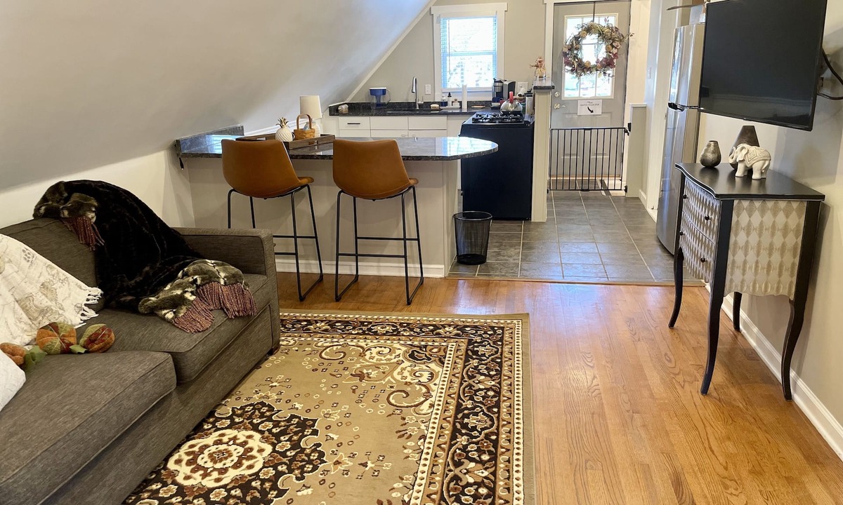 Forest Park House | Comfy Cozy 2BR Home Away from Home