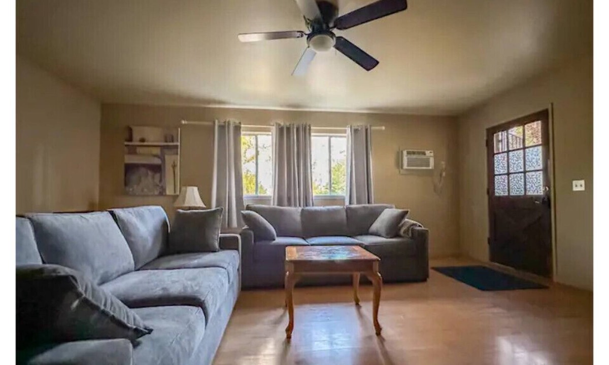 Carmichael Cottage | comfy cozy cottage