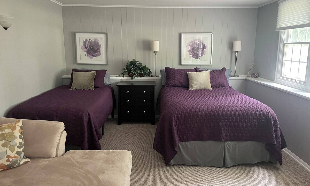 Orchard Park Apartment | Comfy cozy studio suite in charming Orchard Park