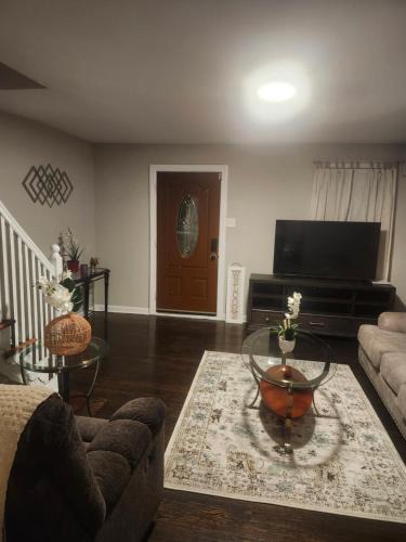 Upper Darby Apartment | Comfy & Cozy