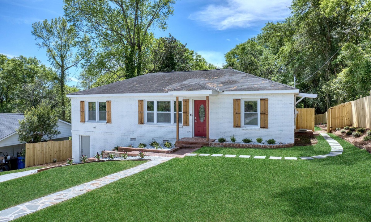 Columbus House | Comfy Home with Playground Near Ft Moore!