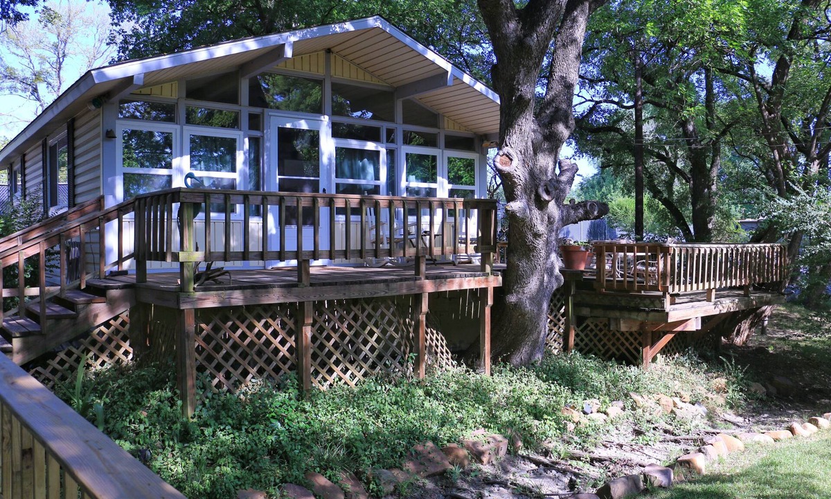 Pottsboro Cabin | Comfy Lake Texoma Cabins