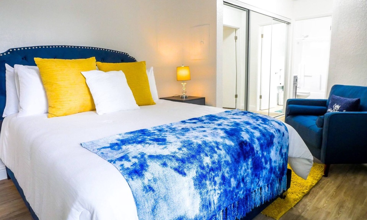 South Natomas Apartment | Comfy Natomas Apartment