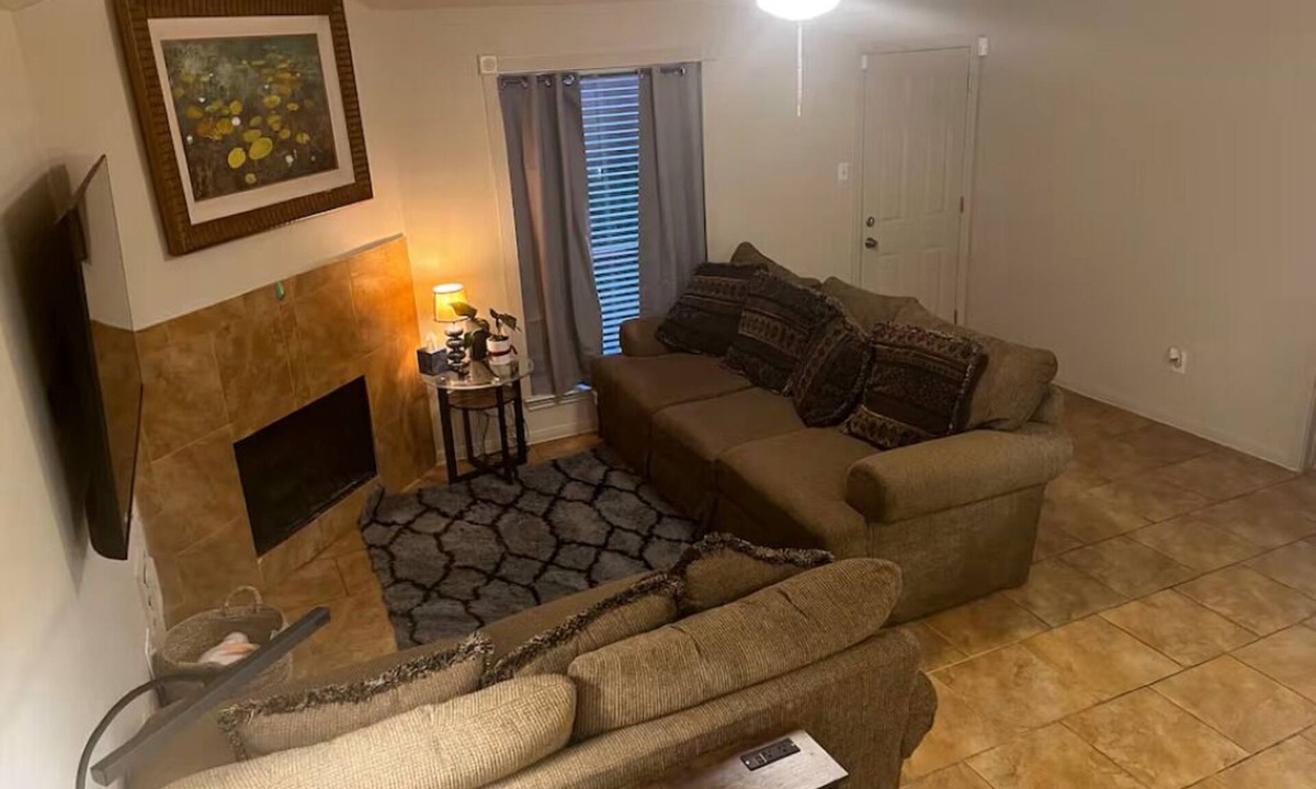 Channelview House | Comfy, quiet, and private stay!