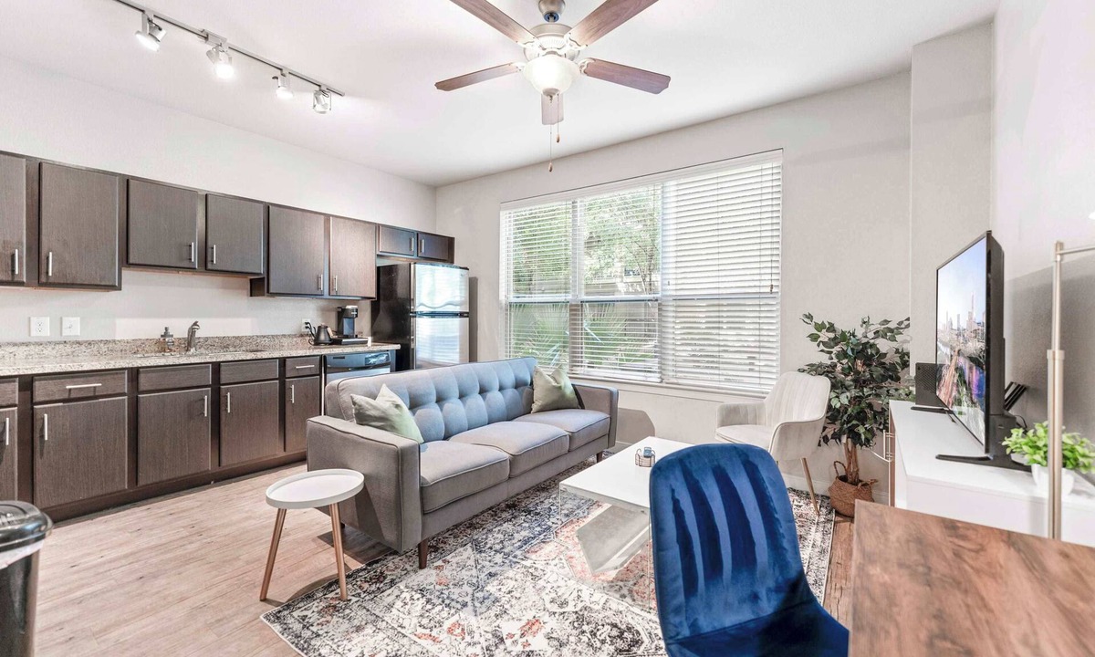 South Congress Apartment | Comfy SoCo 1BR King Suite w/GymPickleballLaundry
