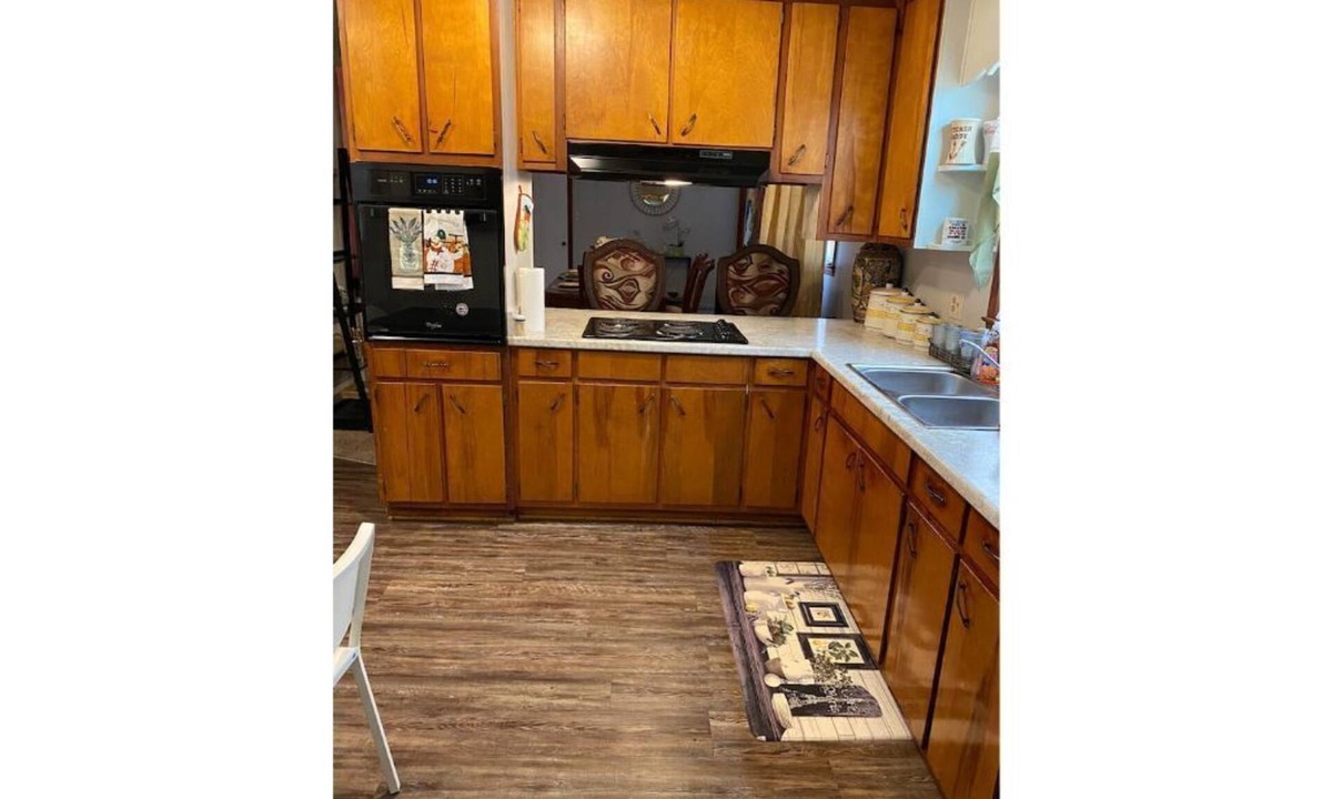 Valdosta House | Comfy & Spacious Home 3BR&2BA Original Art WorkW