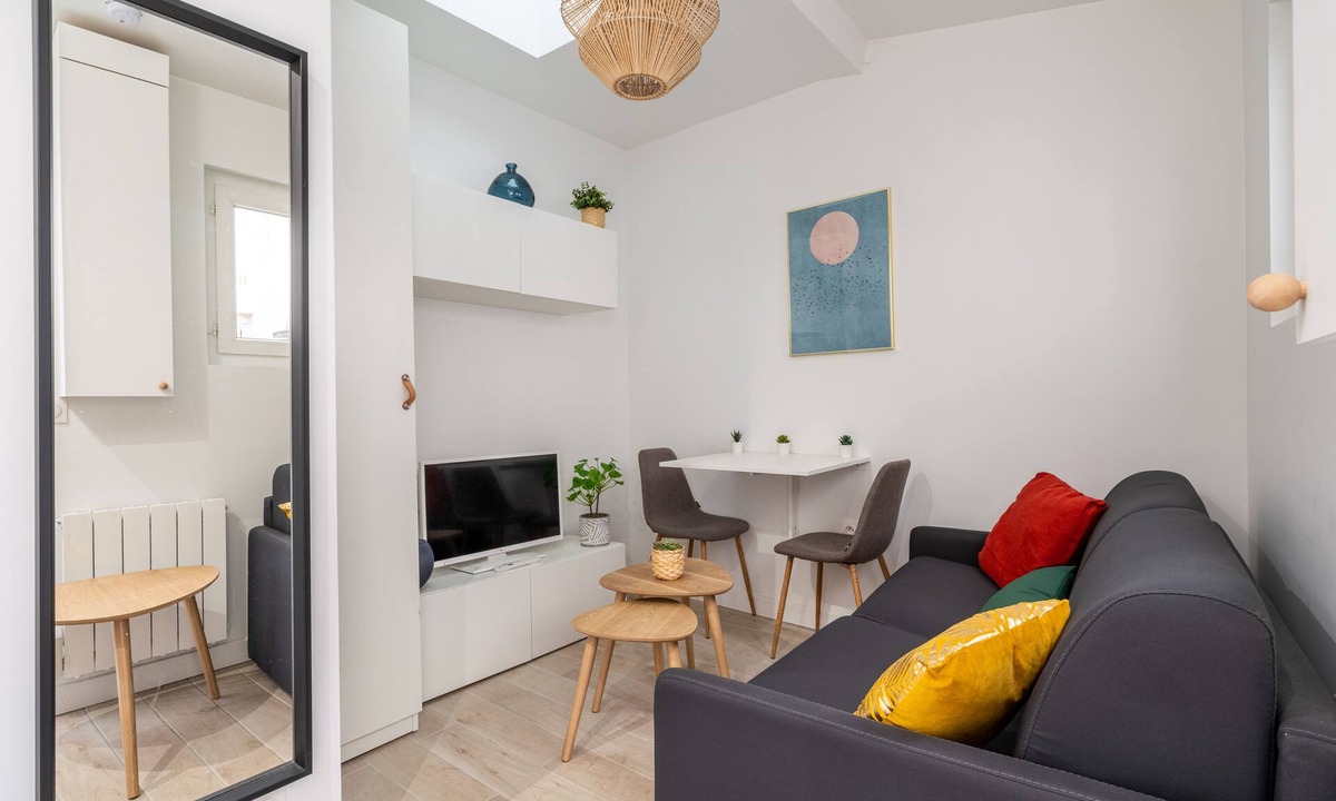 Amerique Apartment | Comfy studio on ground floor | Paris 19E
