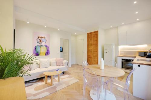 Republique–Point-du-Jour Apartment | Comfy Suite