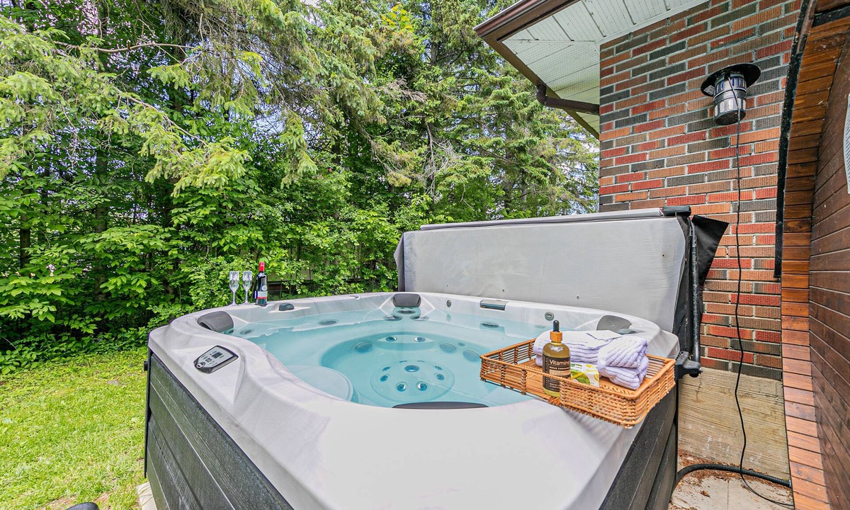 Ramara Cottage | Comfy Waterfront Cottage - 10 min from Casino Rama