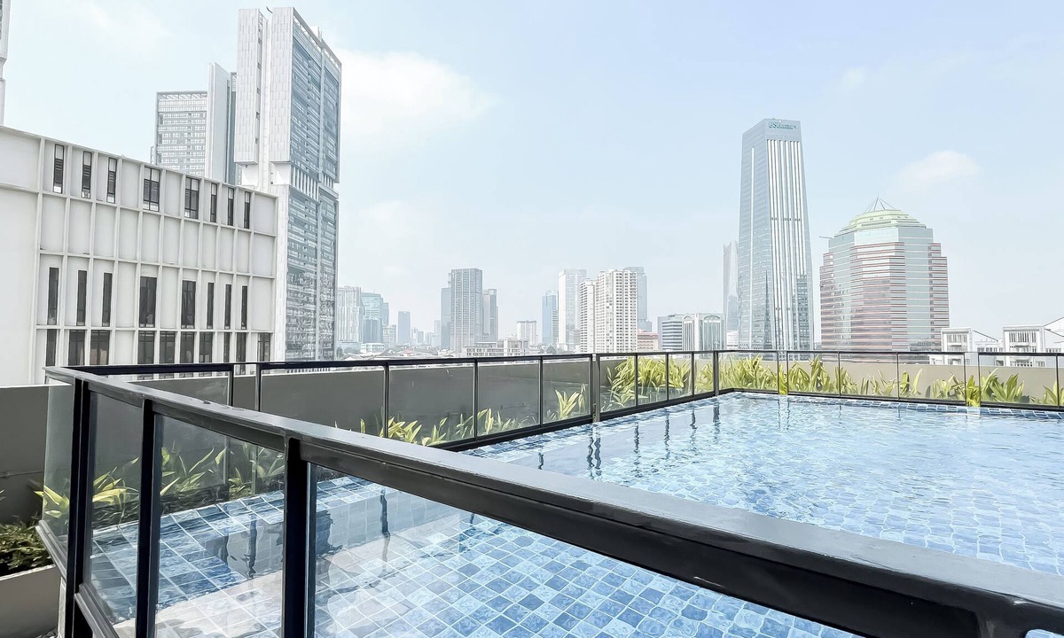 Semanggi Apartment | Comfy White Studio At Ciputra World 2 Apartment