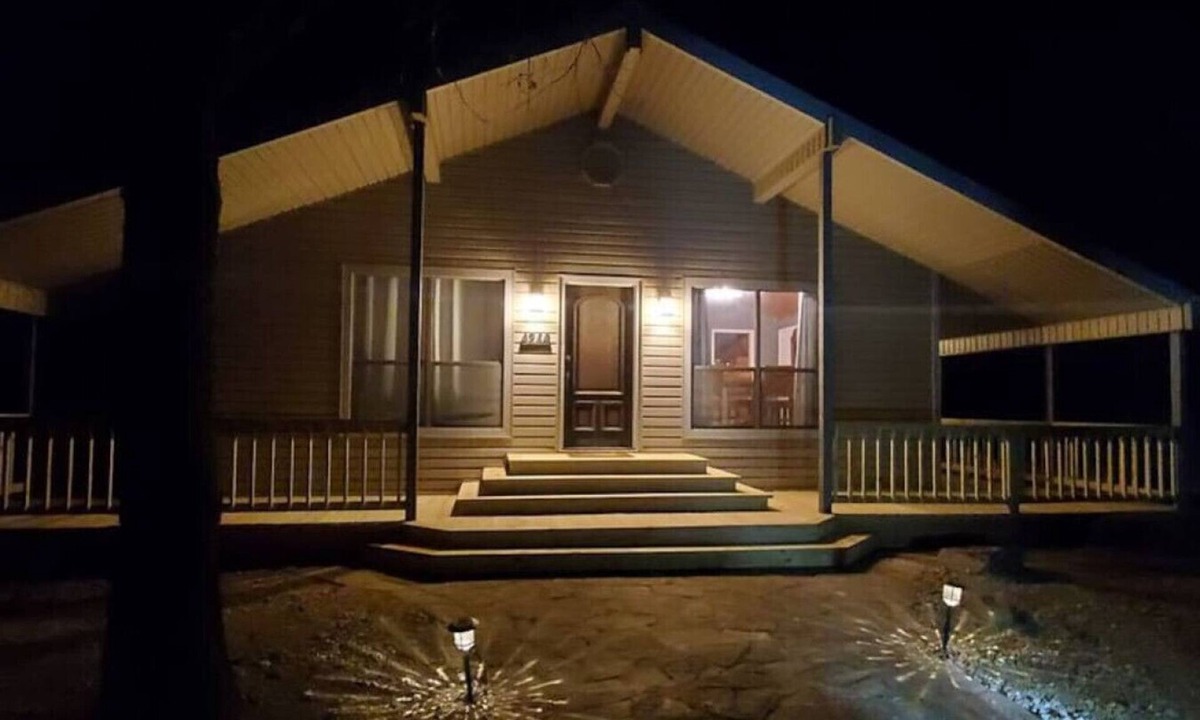 Sulphur House | Commander`s Cabin - Family Friendly Adventure