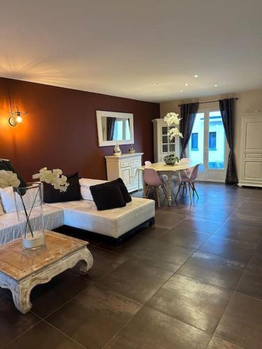 Pusignan Apartment | Comme à la maison…