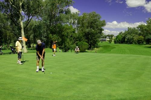 North Albury Hotel | Commercial Golf Resort