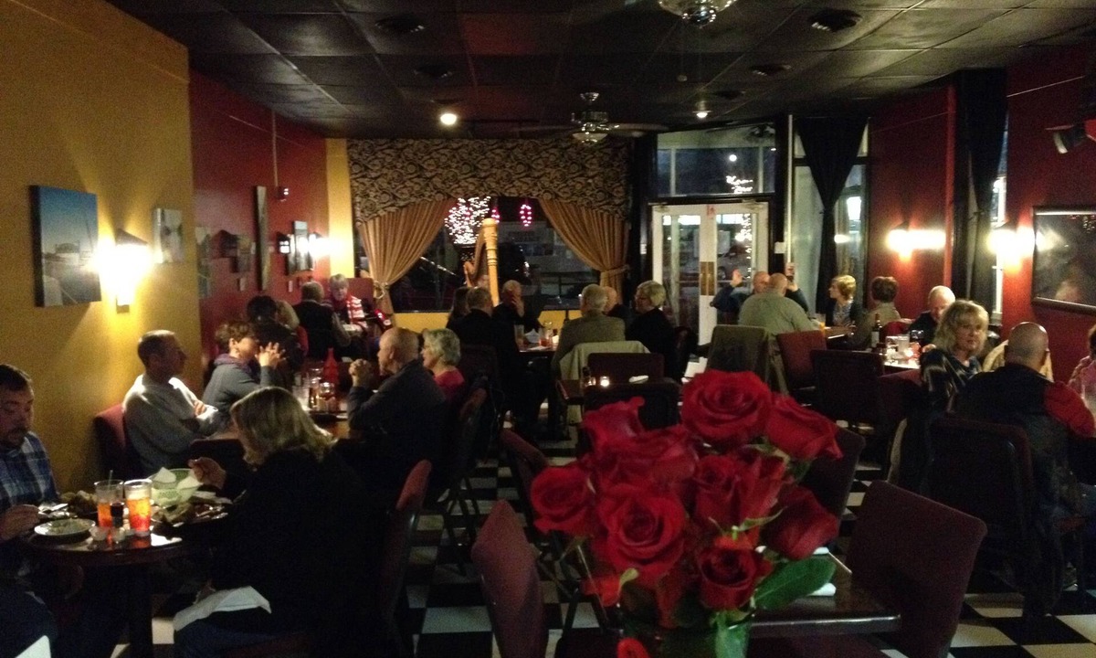 Linden Hotel | Commodore Hotel & Café