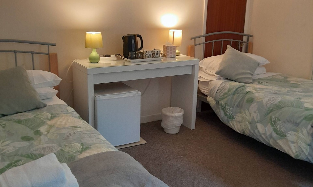 Amerton House | Common Farm Motel